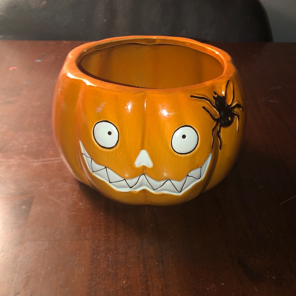 🏋️‍♂️ Yankee Candle Halloween Ceramic Pumpkin with Black Spider Accent